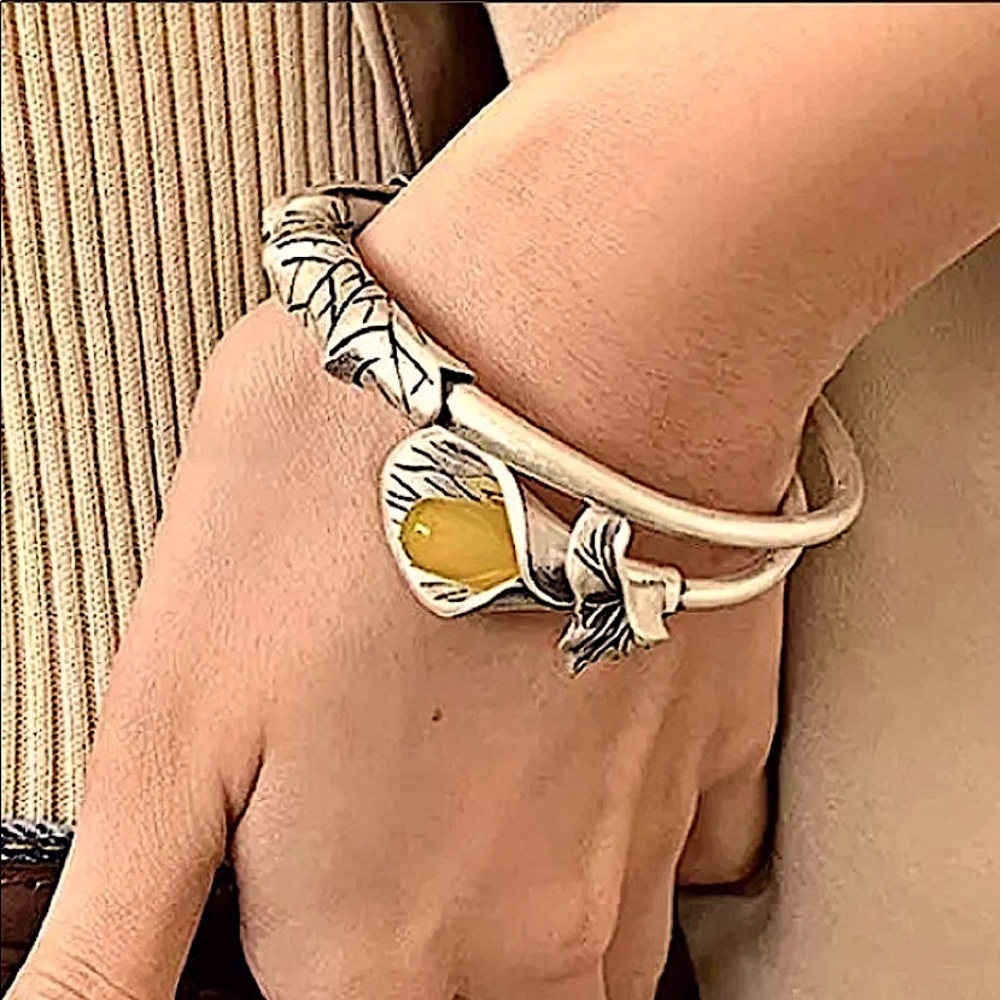 STERLING SILVER HANDMADE VINTAGE JADE FLOWER BANGLE BRACELET - Picture 3 of 13